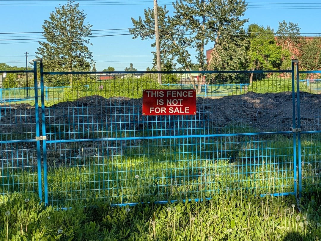 The Mystery of the Fence Scammer